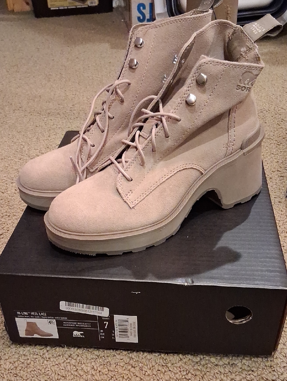 Sorel Women's Tan Suede Lace-Up Lug Heel Boots